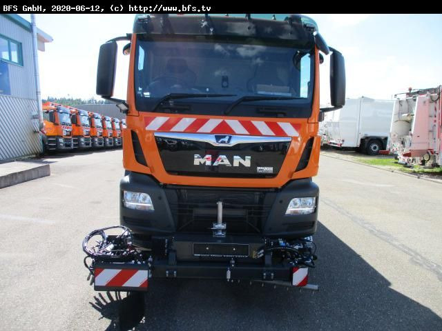 MAN TGS 18.400 4X2 BL Bucher OF 8000 RS Drehjet beid - Vozilo za pometanje: slika 2 MAN TGS 18.400 4X2 BL Bucher OF 8000 RS Drehjet beid - Vozilo za pometanje: slika 2