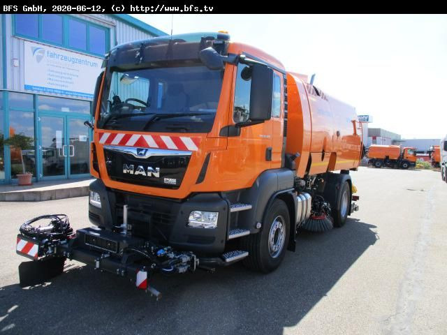 MAN TGS 18.400 4X2 BL Bucher OF 8000 RS Drehjet beid - Vozilo za pometanje: slika 1 MAN TGS 18.400 4X2 BL Bucher OF 8000 RS Drehjet beid - Vozilo za pometanje: slika 1