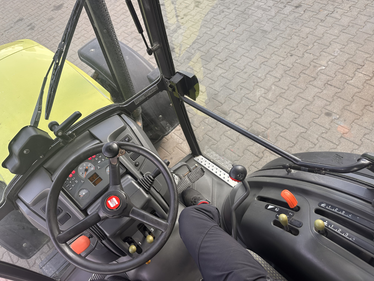 Traktor CLAAS NECTIS 257F: slika 12