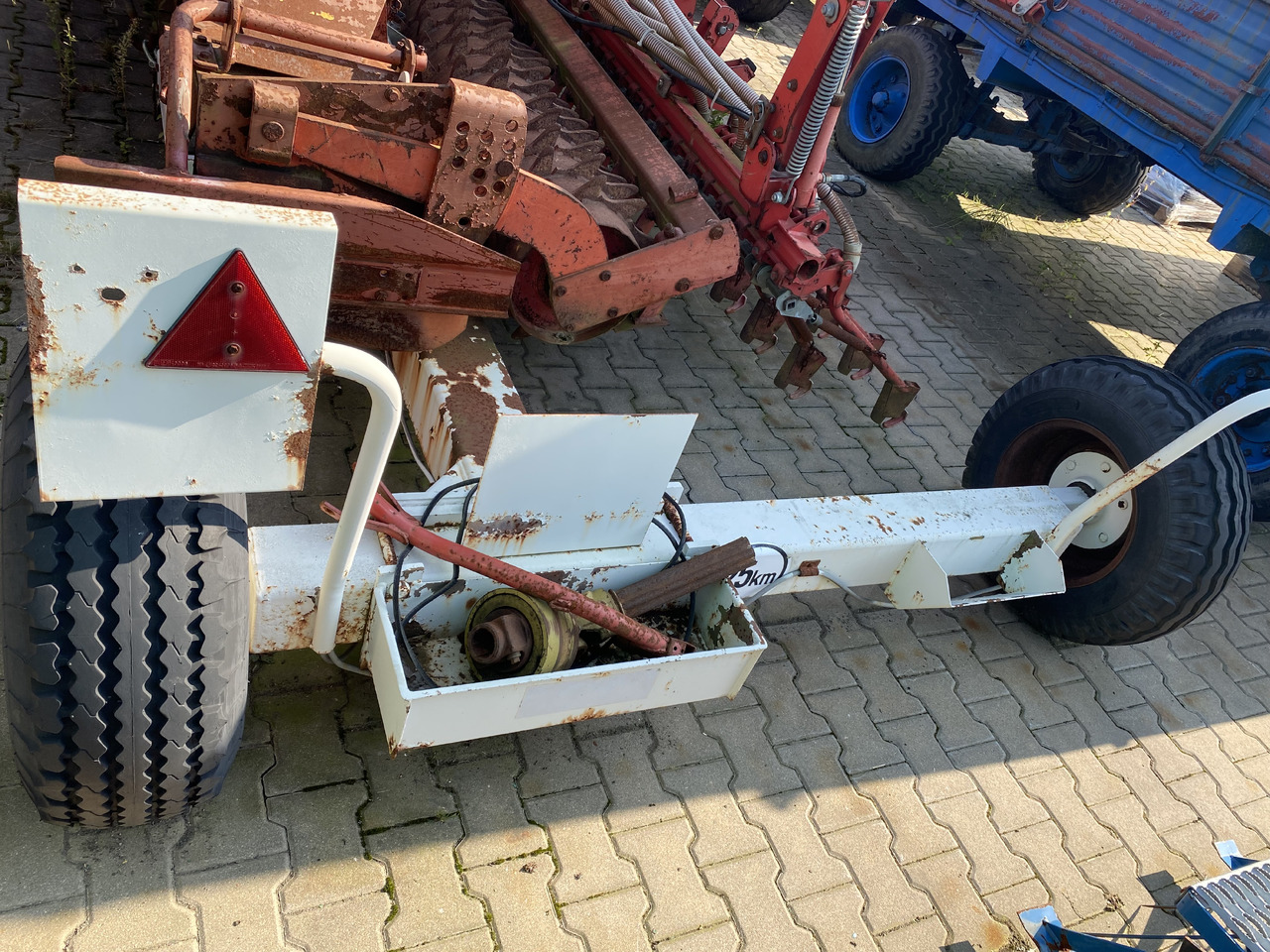 Kverneland ACCORD Pneumatic DA-S KUHN + Kuhn 4.50m - Sejalni kombajn: slika 4 Kverneland ACCORD Pneumatic DA-S KUHN + Kuhn 4.50m - Sejalni kombajn: slika 4