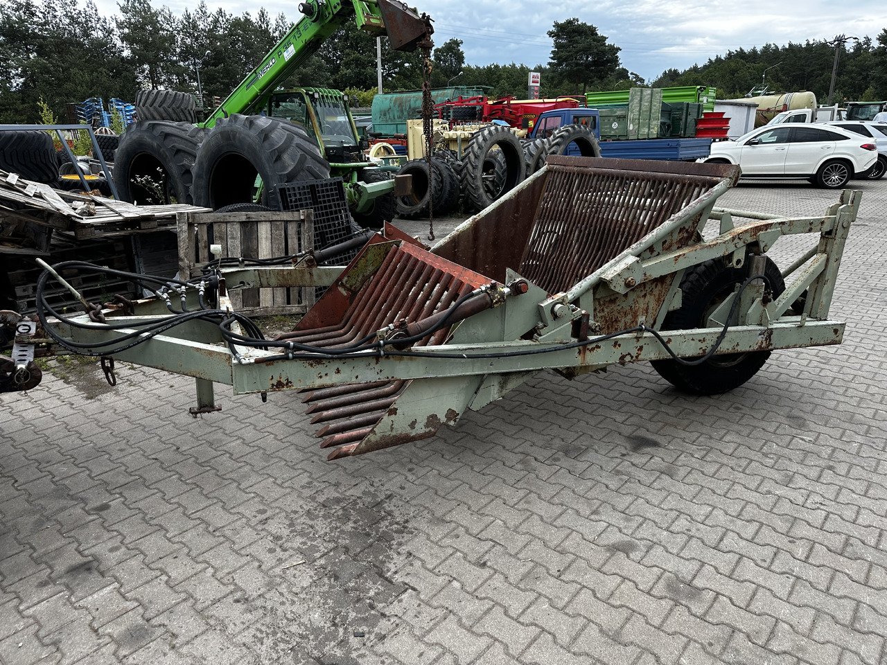 Zbieracz kamieni Fortschritt Steinsammler Steinsammelwagen - Oprema za obdelavo tal: slika 1 Zbieracz kamieni Fortschritt Steinsammler Steinsammelwagen - Oprema za obdelavo tal: slika 1