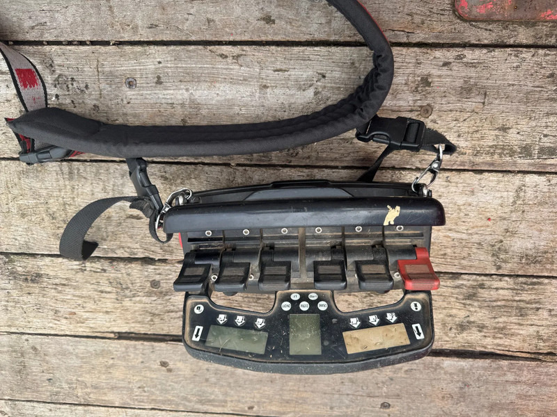 DAF CF 85.460 8X2 HIAB 477E-7 + JIB 75X + REMOTE CONTROL - Tovornjak s kesonom, Tovornjak z dvigalom: slika 4 DAF CF 85.460 8X2 HIAB 477E-7 + JIB 75X + REMOTE CONTROL - Tovornjak s kesonom, Tovornjak z dvigalom: slika 4