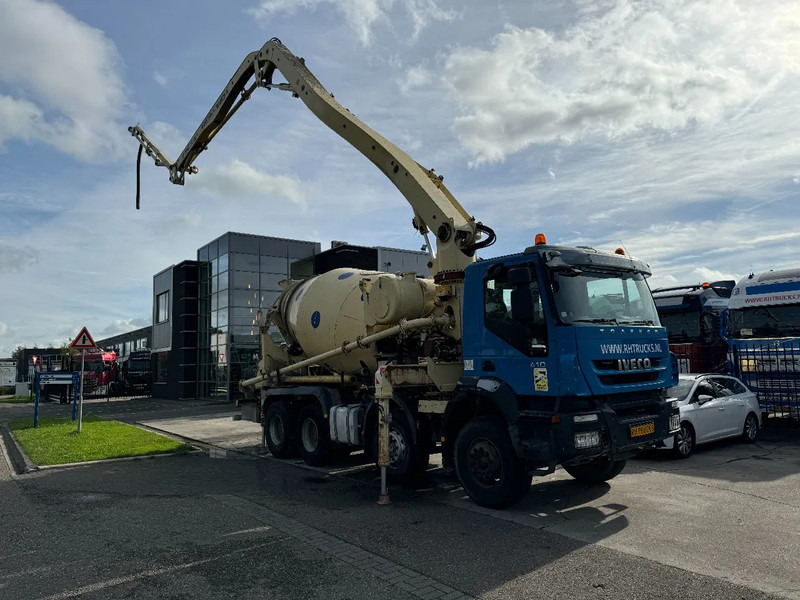Iveco Eurotrakker 410 8X4 CIFA PUMP 24M + MIXER FULL STEEL + REMOTE CONTROL - Črpalka za beton: slika 2 Iveco Eurotrakker 410 8X4 CIFA PUMP 24M + MIXER FULL STEEL + REMOTE CONTROL - Črpalka za beton: slika 2