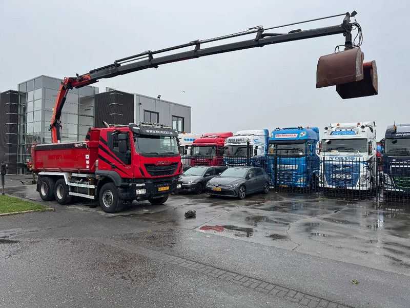 Iveco Trakker 500 6X4 EURO 6 KIPPER + PALFINGER PK18002 FULL STEEL - Tovornjak prekucnik, Tovornjak z dvigalom: slika 2 Iveco Trakker 500 6X4 EURO 6 KIPPER + PALFINGER PK18002 FULL STEEL - Tovornjak prekucnik, Tovornjak z dvigalom: slika 2