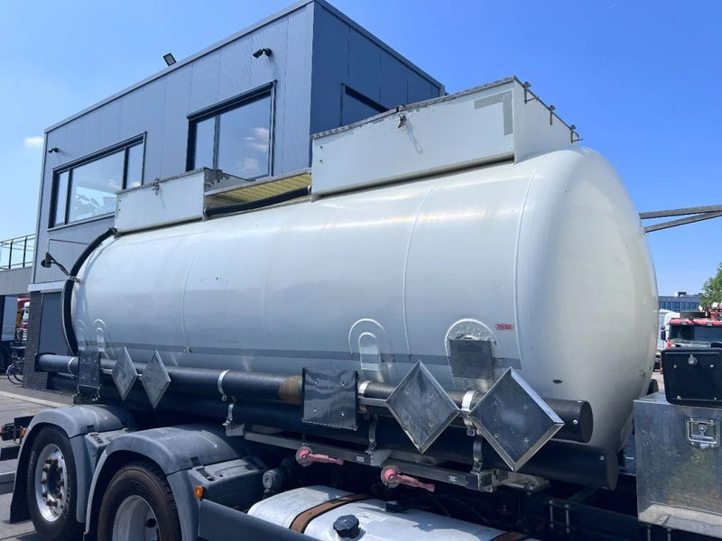 MAN TGX 26.560 6X2 EURO 6 - 11.500L VACUUM CLEANER - 2 COMPARTIMENTEN + INTARDER - Vakuumski tovornjak: slika 4 MAN TGX 26.560 6X2 EURO 6 - 11.500L VACUUM CLEANER - 2 COMPARTIMENTEN + INTARDER - Vakuumski tovornjak: slika 4
