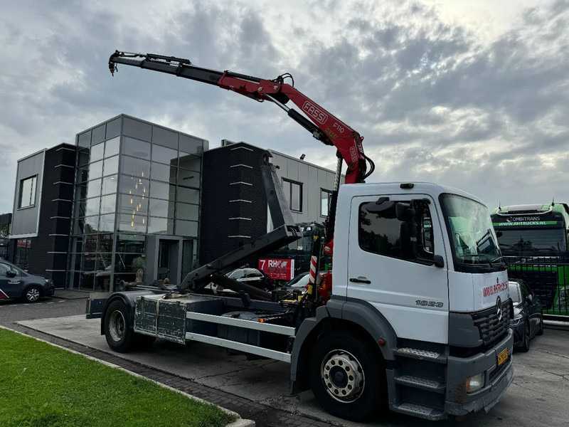 Mercedes-Benz Atego 1923 + 2011 FASSI F110 + 2011 VDS HOOKLIFT - Tovornjak z dvigalom: slika 1 Mercedes-Benz Atego 1923 + 2011 FASSI F110 + 2011 VDS HOOKLIFT - Tovornjak z dvigalom: slika 1