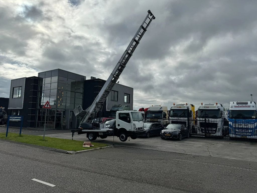 Nissan CABSTAR 35.13 EURO 6 + LIFT 25 METER + REMOTE CO - Dvižna ploščad montirana na tovornjak: slika 2 Nissan CABSTAR 35.13 EURO 6 + LIFT 25 METER + REMOTE CO - Dvižna ploščad montirana na tovornjak: slika 2