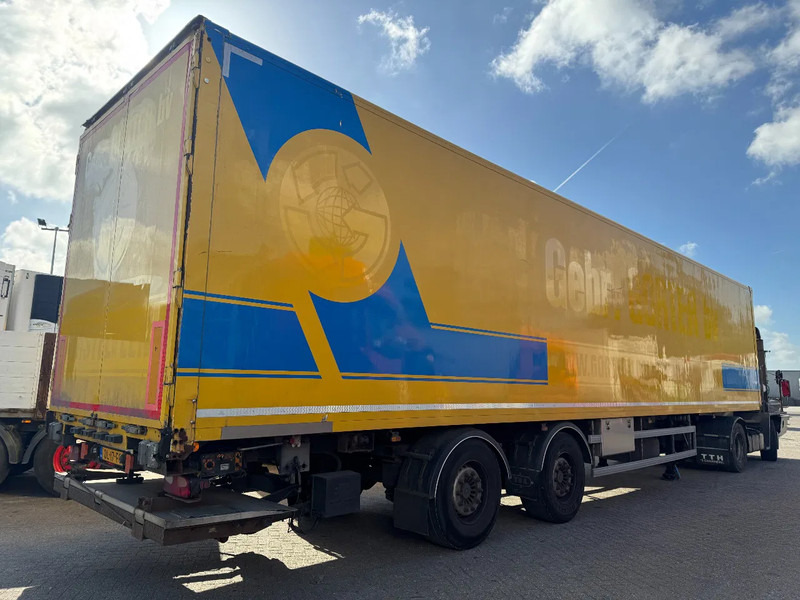 SYSTEM TRAILER TFSH 18 TRPLY - 2 AXLE SAF + STEERING AXLE - Polprikolica zabojnik: slika 2 SYSTEM TRAILER TFSH 18 TRPLY - 2 AXLE SAF + STEERING AXLE - Polprikolica zabojnik: slika 2