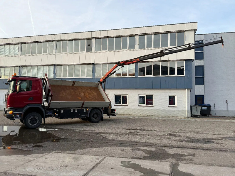 Scania G370 4X4 EURO 6 + 3-SIDE TIPPER + PALFINGER PK9002 + REMOTE - Tovornjak z dvigalom: slika 3 Scania G370 4X4 EURO 6 + 3-SIDE TIPPER + PALFINGER PK9002 + REMOTE - Tovornjak z dvigalom: slika 3