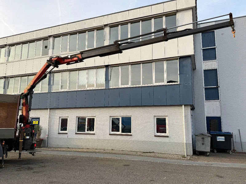 Scania G370 4X4 EURO 6 + 3-SIDE TIPPER + PALFINGER PK9002 + REMOTE - Tovornjak z dvigalom: slika 4 Scania G370 4X4 EURO 6 + 3-SIDE TIPPER + PALFINGER PK9002 + REMOTE - Tovornjak z dvigalom: slika 4