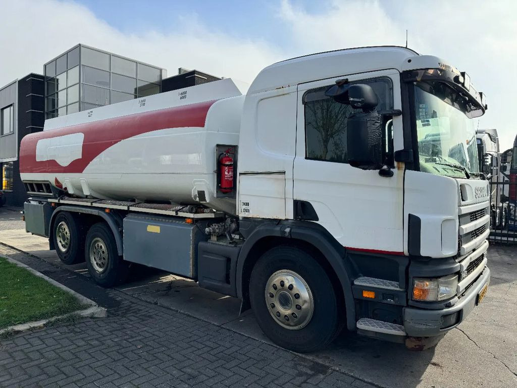 Scania P114-380 6X2 - EURO 3 + 3 CAMBER + RETARDER + LI - Tovornjak cisterna: slika 3 Scania P114-380 6X2 - EURO 3 + 3 CAMBER + RETARDER + LI - Tovornjak cisterna: slika 3