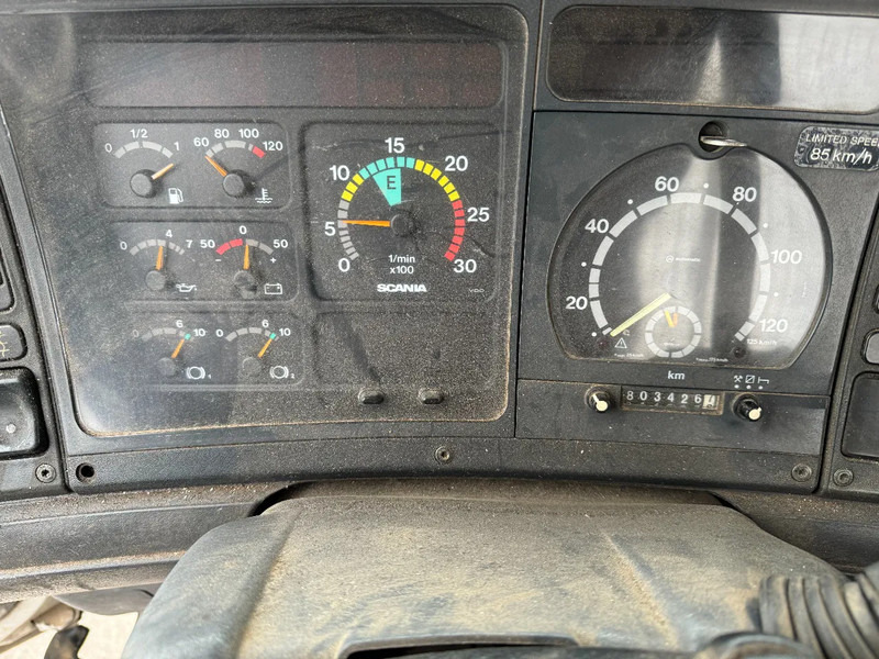 Tovornjak s kesonom, Tovornjak z dvigalom Scania P124-360 6X4 EURO 2 HIAB 200 C-5 ALL 2000: slika 19