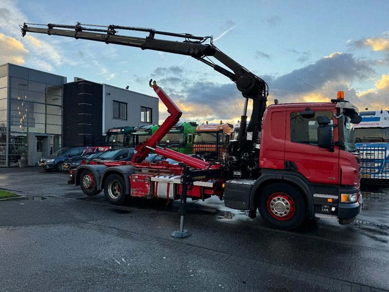 Scania P320 6X2 - EURO 6 + HIAB XS 144 HIPRO + REMOTE + HIAB HOOK + RETARDER - Tovornjak z dvigalom: slika 1 Scania P320 6X2 - EURO 6 + HIAB XS 144 HIPRO + REMOTE + HIAB HOOK + RETARDER - Tovornjak z dvigalom: slika 1