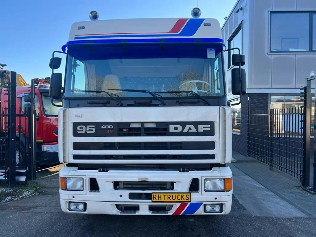 DAF 95.400 4X2 RESTORED/RESTAURIERT/GERESTAUREERD - Vlačilec: slika 2 DAF 95.400 4X2 RESTORED/RESTAURIERT/GERESTAUREERD - Vlačilec: slika 2