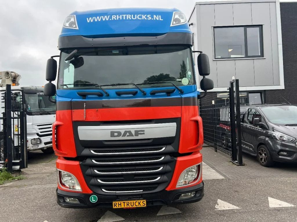 DAF XF 440 4X2 - EURO 6 - MEGA - Vlačilec: slika 2 DAF XF 440 4X2 - EURO 6 - MEGA - Vlačilec: slika 2