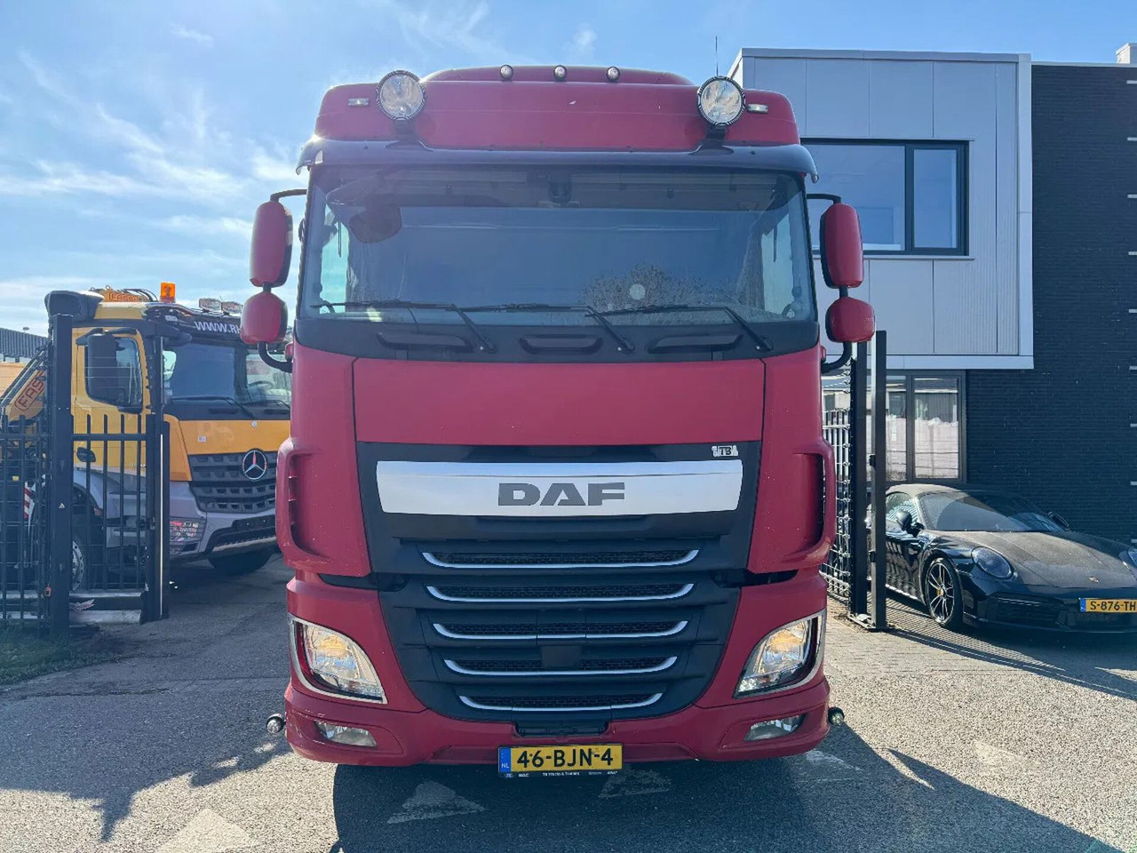 DAF XF 440 4X2 EURO 6 SKIRTS 2017 - Vlačilec: slika 2 DAF XF 440 4X2 EURO 6 SKIRTS 2017 - Vlačilec: slika 2