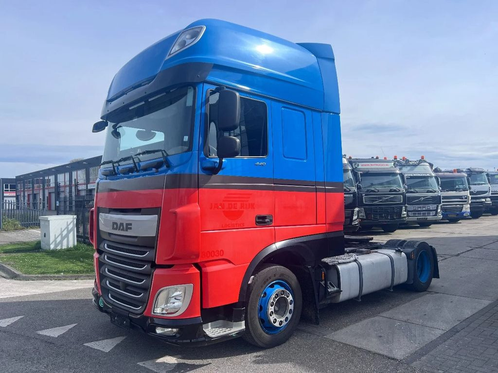DAF XF 440 SSC 4X2 EURO 6 VOLUME - Vlačilec: slika 1 DAF XF 440 SSC 4X2 EURO 6 VOLUME - Vlačilec: slika 1