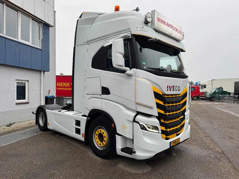 Iveco S-WAY 460 4X2 EURO 6 SKIRTS DOUBLE TANK - Vlačilec: slika 3 Iveco S-WAY 460 4X2 EURO 6 SKIRTS DOUBLE TANK - Vlačilec: slika 3