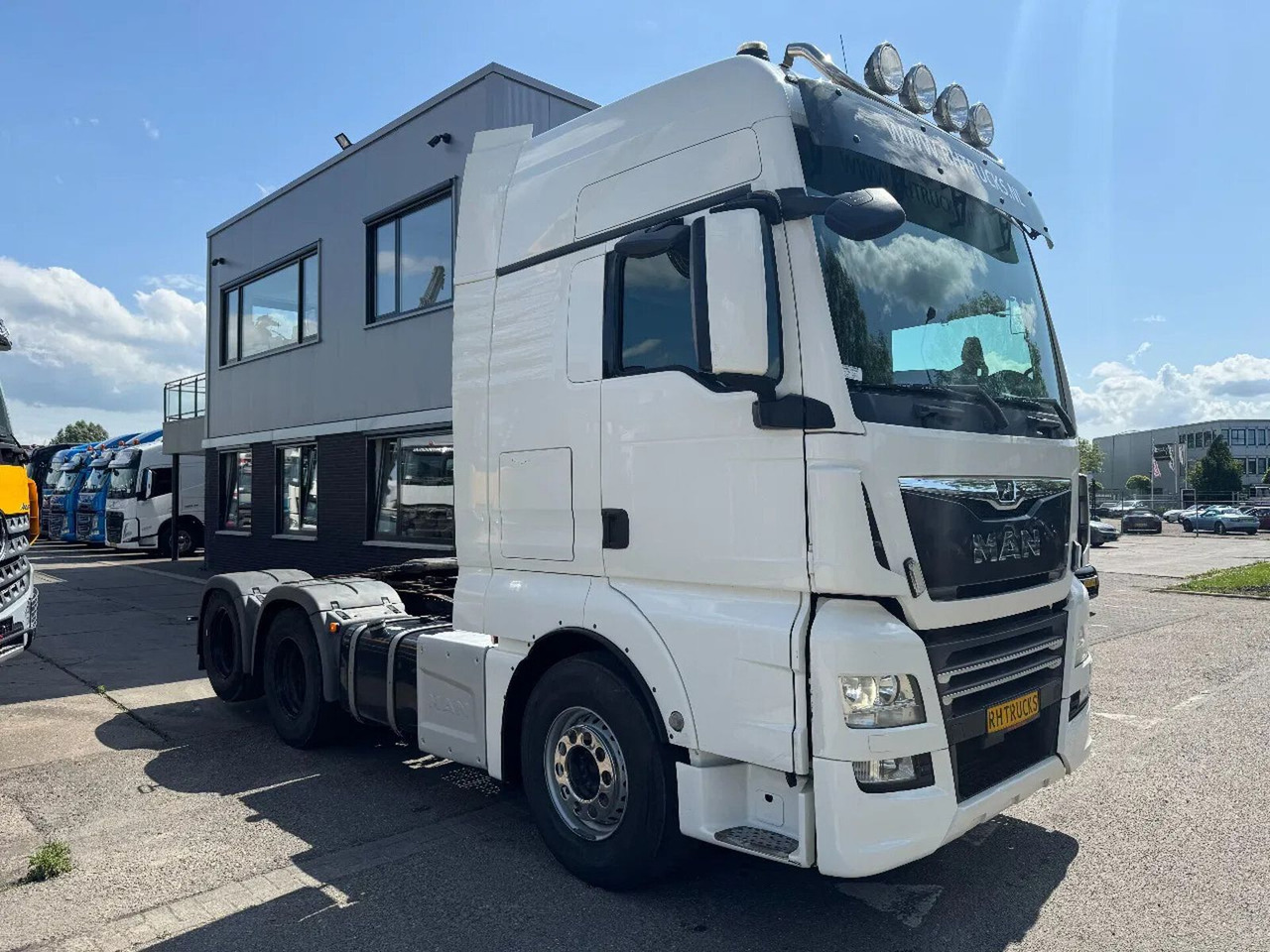 MAN TGX 28.500 6X2 EURO 6 RETARDER DOUBLE AIR - Vlačilec: slika 3 MAN TGX 28.500 6X2 EURO 6 RETARDER DOUBLE AIR - Vlačilec: slika 3