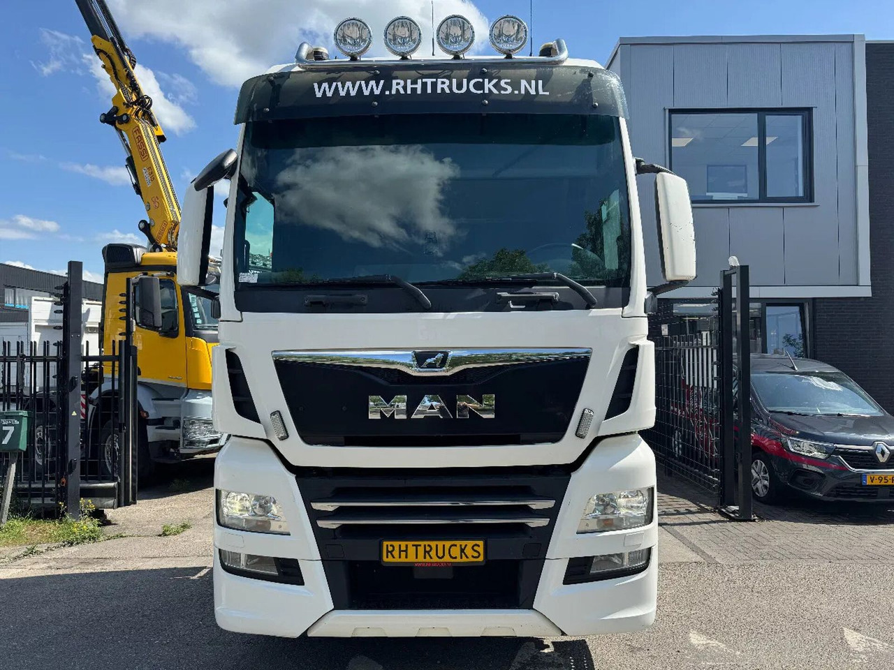 MAN TGX 28.500 6X2 EURO 6 RETARDER DOUBLE AIR - Vlačilec: slika 2 MAN TGX 28.500 6X2 EURO 6 RETARDER DOUBLE AIR - Vlačilec: slika 2