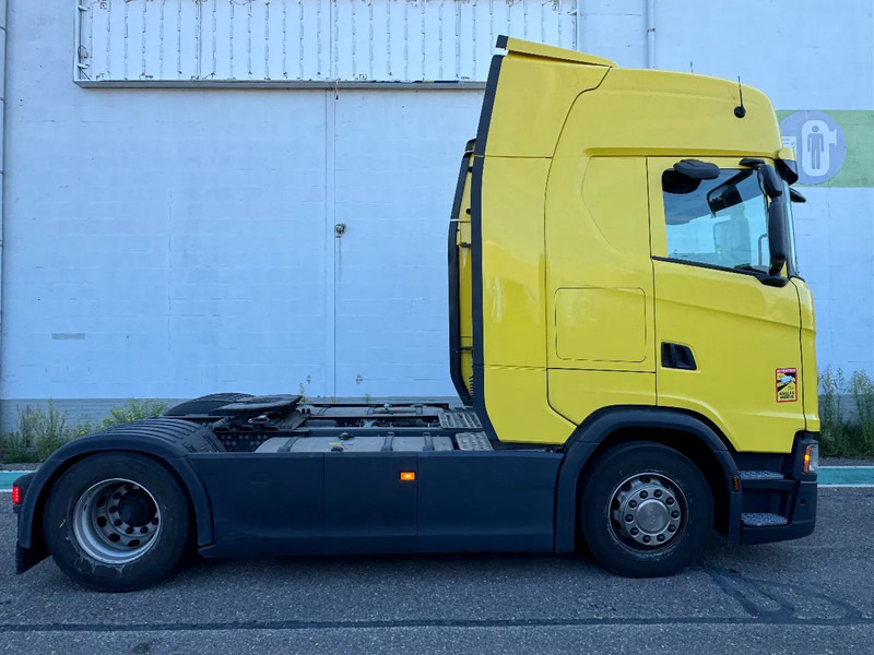 Scania S450 NGS 4X2 EURO 6 SKIRTS RETARDER DOUBLE TANK - Vlačilec: slika 4 Scania S450 NGS 4X2 EURO 6 SKIRTS RETARDER DOUBLE TANK - Vlačilec: slika 4