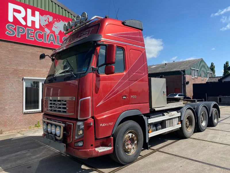Volvo FH 16.700 FH16-700 8X4 140 TON FULL STEEL - Vlačilec: slika 2 Volvo FH 16.700 FH16-700 8X4 140 TON FULL STEEL - Vlačilec: slika 2