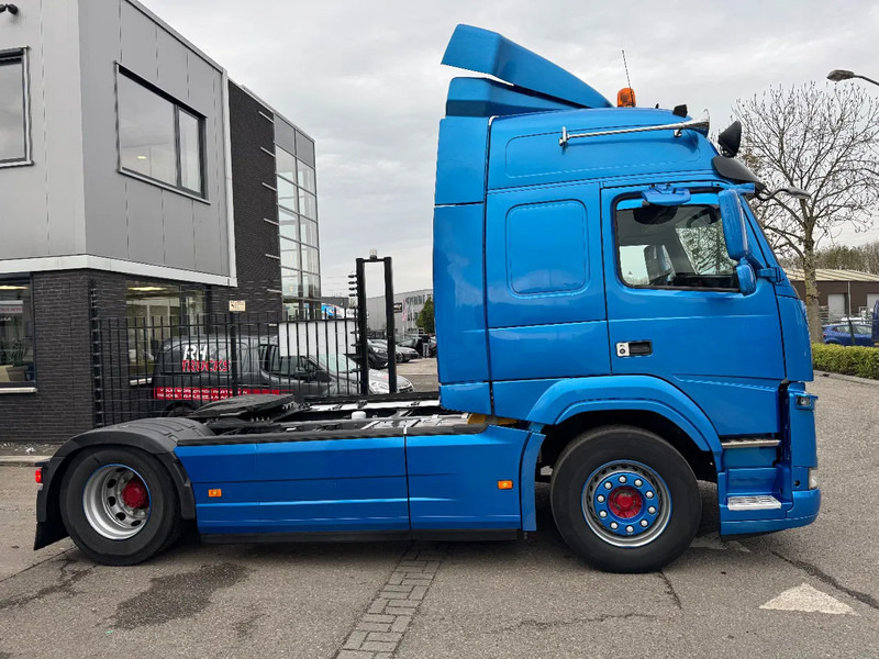 Volvo FM 370 4X2 SPOILERS EURO 6 SKIRTS HOLLAND TRUCK TÜV TILL 09-2025 - Vlačilec: slika 4 Volvo FM 370 4X2 SPOILERS EURO 6 SKIRTS HOLLAND TRUCK TÜV TILL 09-2025 - Vlačilec: slika 4