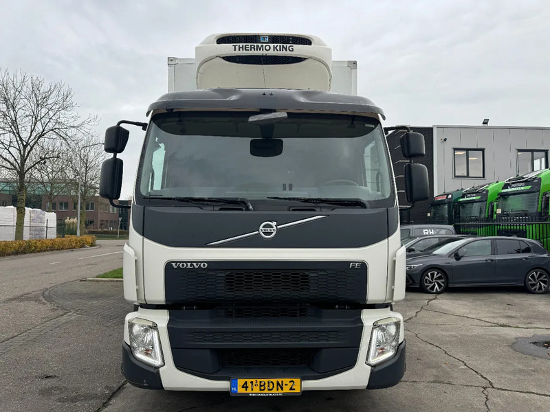 Volvo FE 250 4X2 - EURO 6 + THERMOKING T-500R + DHOLLANDIA LIFT - Tovornjak hladilnik: slika 2 Volvo FE 250 4X2 - EURO 6 + THERMOKING T-500R + DHOLLANDIA LIFT - Tovornjak hladilnik: slika 2