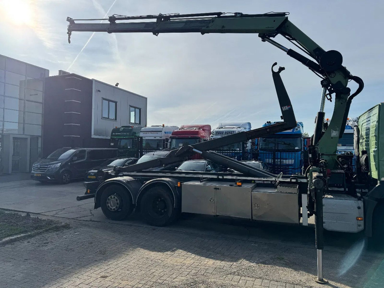 Volvo FM 370 6X2 VDL 21T + HIAB 211 + REMOTE CONTROL - Kotalni prekucni tovornjak, Tovornjak z dvigalom: slika 4 Volvo FM 370 6X2 VDL 21T + HIAB 211 + REMOTE CONTROL - Kotalni prekucni tovornjak, Tovornjak z dvigalom: slika 4
