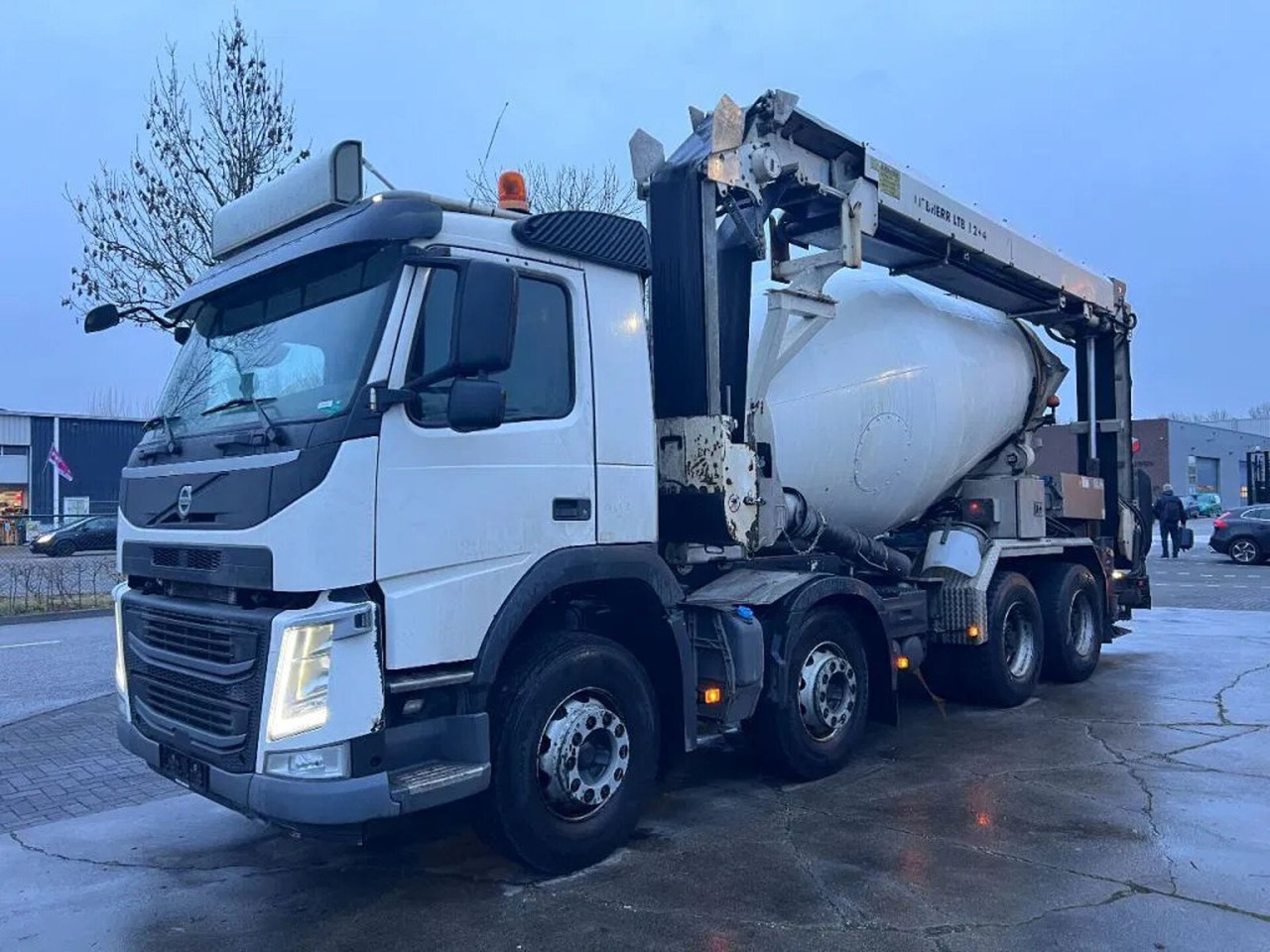 Volvo FM 410 8X4 - 3 UNITS! + MIXER 9m3 + LIEBHERR CON Volvo FM 410 8X4 - 3 UNITS! + MIXER 9m3 + LIEBHERR CON - Avtomešalec: slika 1 Volvo FM 410 8X4 - 3 UNITS! + MIXER 9m3 + LIEBHERR CON Volvo FM 410 8X4 - 3 UNITS! + MIXER 9m3 + LIEBHERR CON - Avtomešalec: slika 1