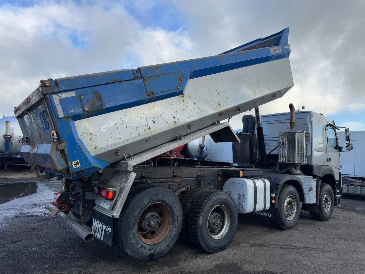 Volvo FMX 540 8X4 - EURO 6 + KIPPER + LIFTING AXLE Volvo FMX 540 8X4 - EURO 6 + KIPPER + LIFTING AXLE - Tovornjak prekucnik: slika 4 Volvo FMX 540 8X4 - EURO 6 + KIPPER + LIFTING AXLE Volvo FMX 540 8X4 - EURO 6 + KIPPER + LIFTING AXLE - Tovornjak prekucnik: slika 4