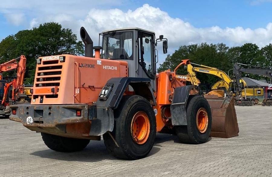 Hitachi LX 210 E - Kolesni nakladalec: slika 3 Hitachi LX 210 E - Kolesni nakladalec: slika 3