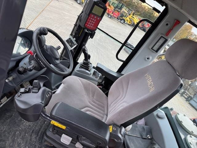 Kolesni nakladalec Hitachi ZW 250-6: slika 11