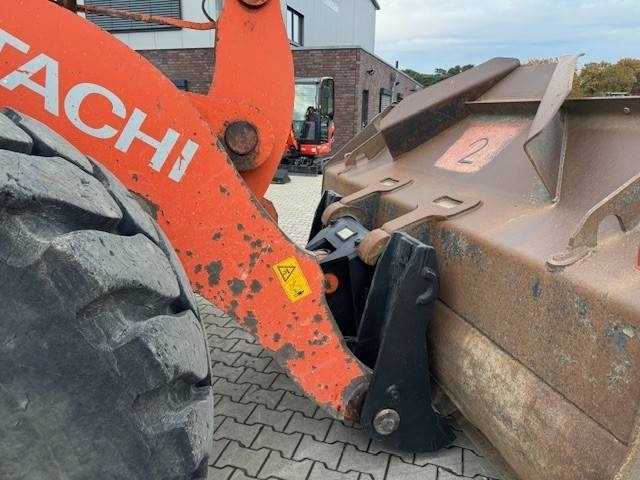 Kolesni nakladalec Hitachi ZW 250-6: slika 6