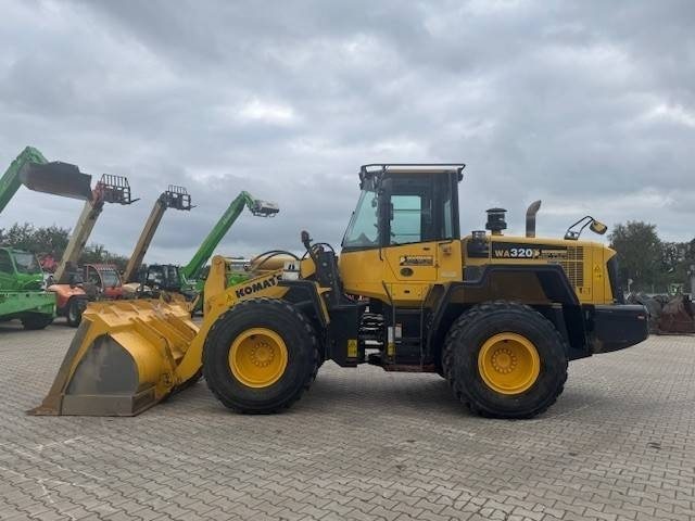 Komatsu WA 320  - Kolesni nakladalec: slika 2 Komatsu WA 320  - Kolesni nakladalec: slika 2