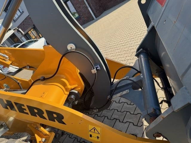 LIEBHERR L 504 Compact - Kolesni nakladalec: slika 5 LIEBHERR L 504 Compact - Kolesni nakladalec: slika 5