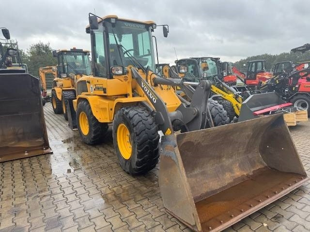 Volvo L 30 G - Kolesni nakladalec: slika 2 Volvo L 30 G - Kolesni nakladalec: slika 2