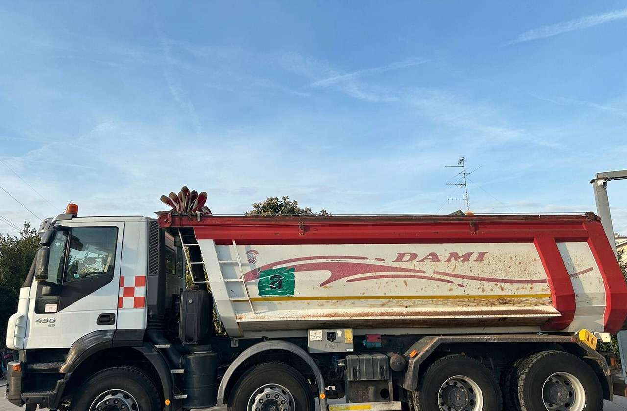 Iveco Trakker 450 4 assi euro 5 - Tovornjak prekucnik: slika 3 Iveco Trakker 450 4 assi euro 5 - Tovornjak prekucnik: slika 3