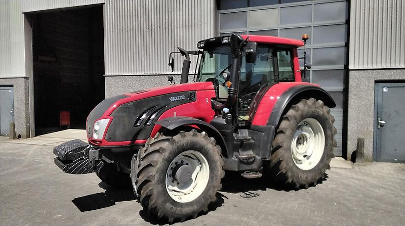 Valtra T153 Versu - Traktor: slika 1 Valtra T153 Versu - Traktor: slika 1