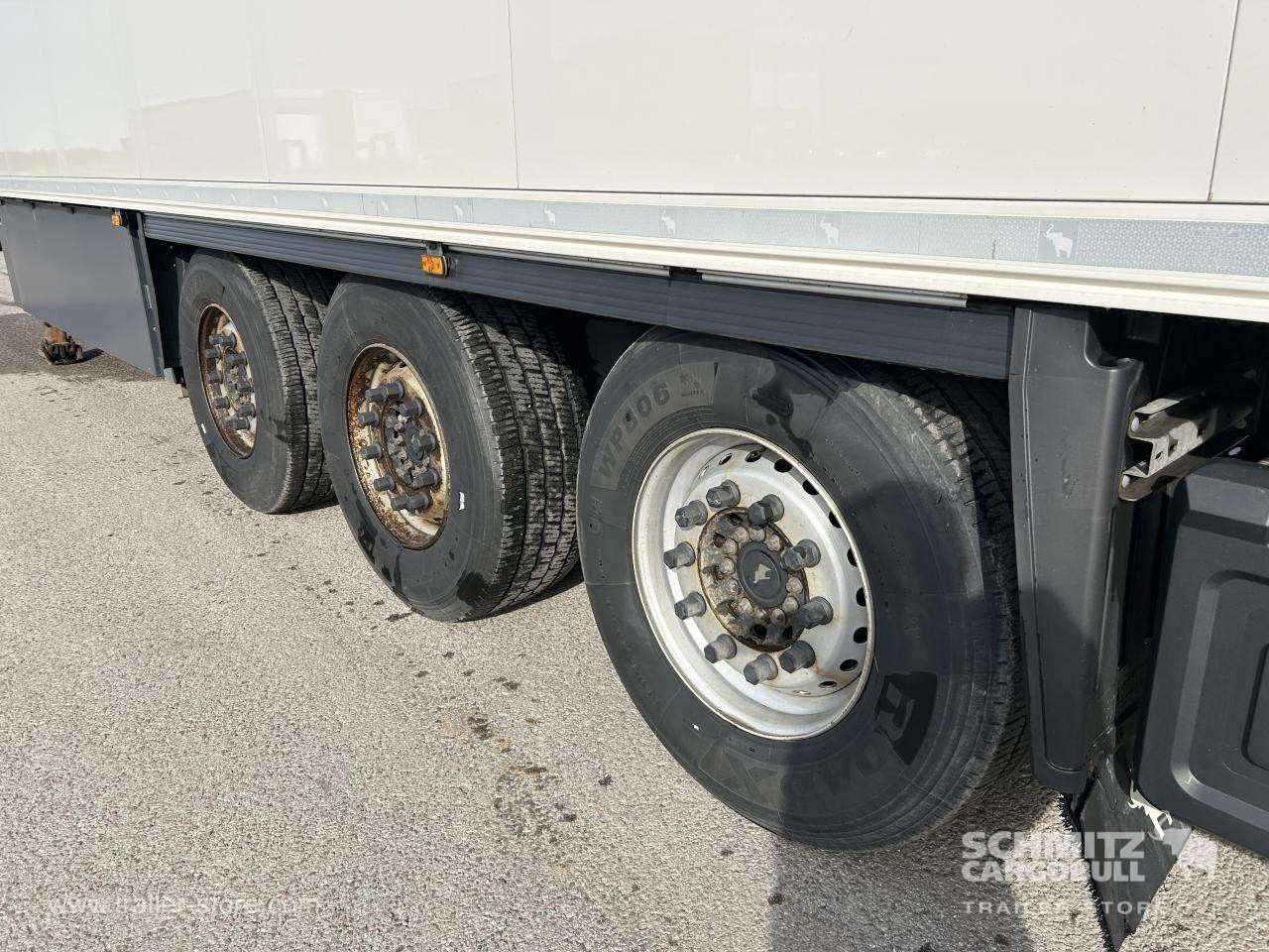 SCHMITZ Reefer Multitemp Double deck Taillift - Izotermična polprikolica: slika 5 SCHMITZ Reefer Multitemp Double deck Taillift - Izotermična polprikolica: slika 5