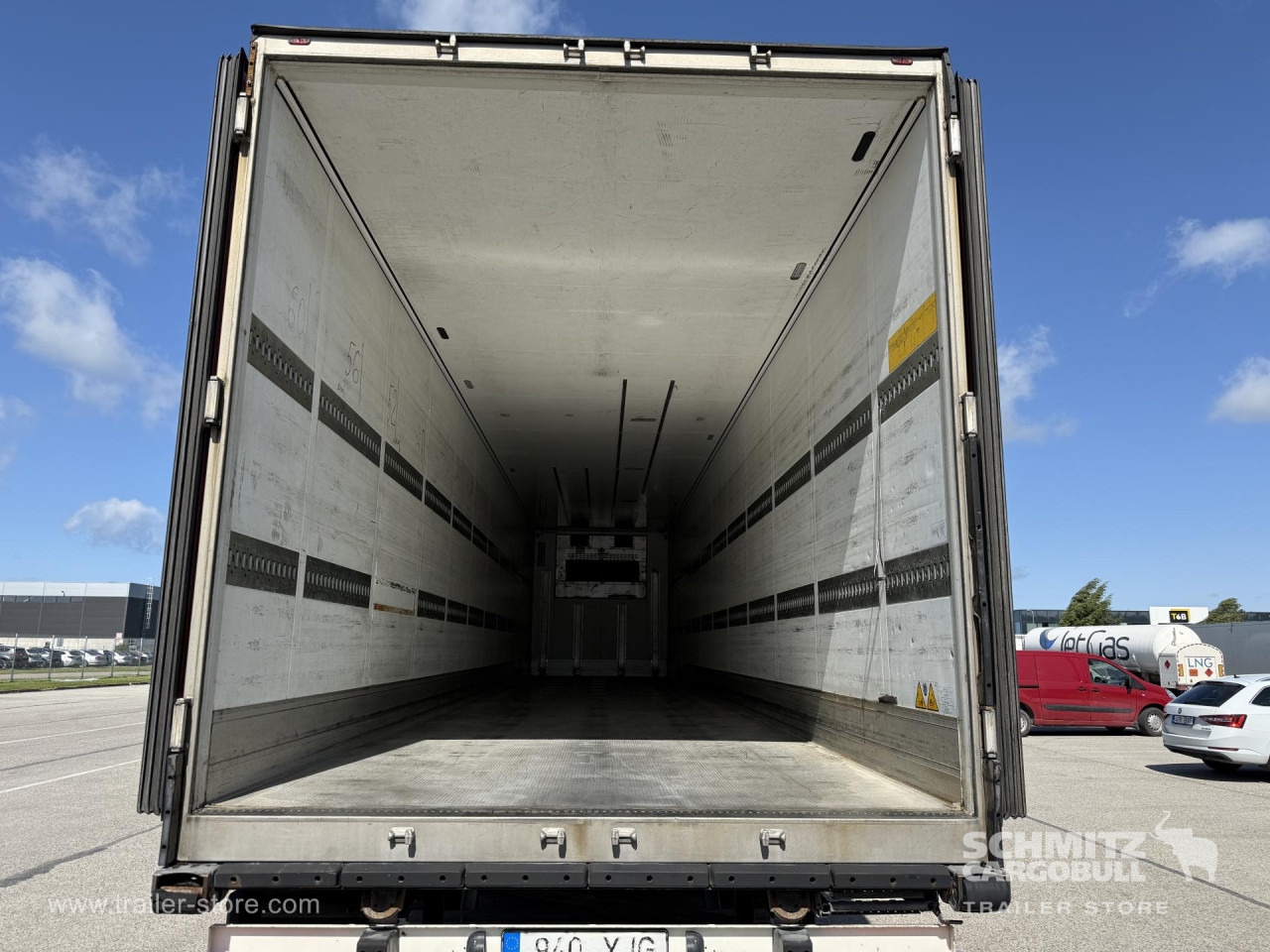 SCHMITZ Reefer Standard - Izotermična polprikolica: slika 2 SCHMITZ Reefer Standard - Izotermična polprikolica: slika 2