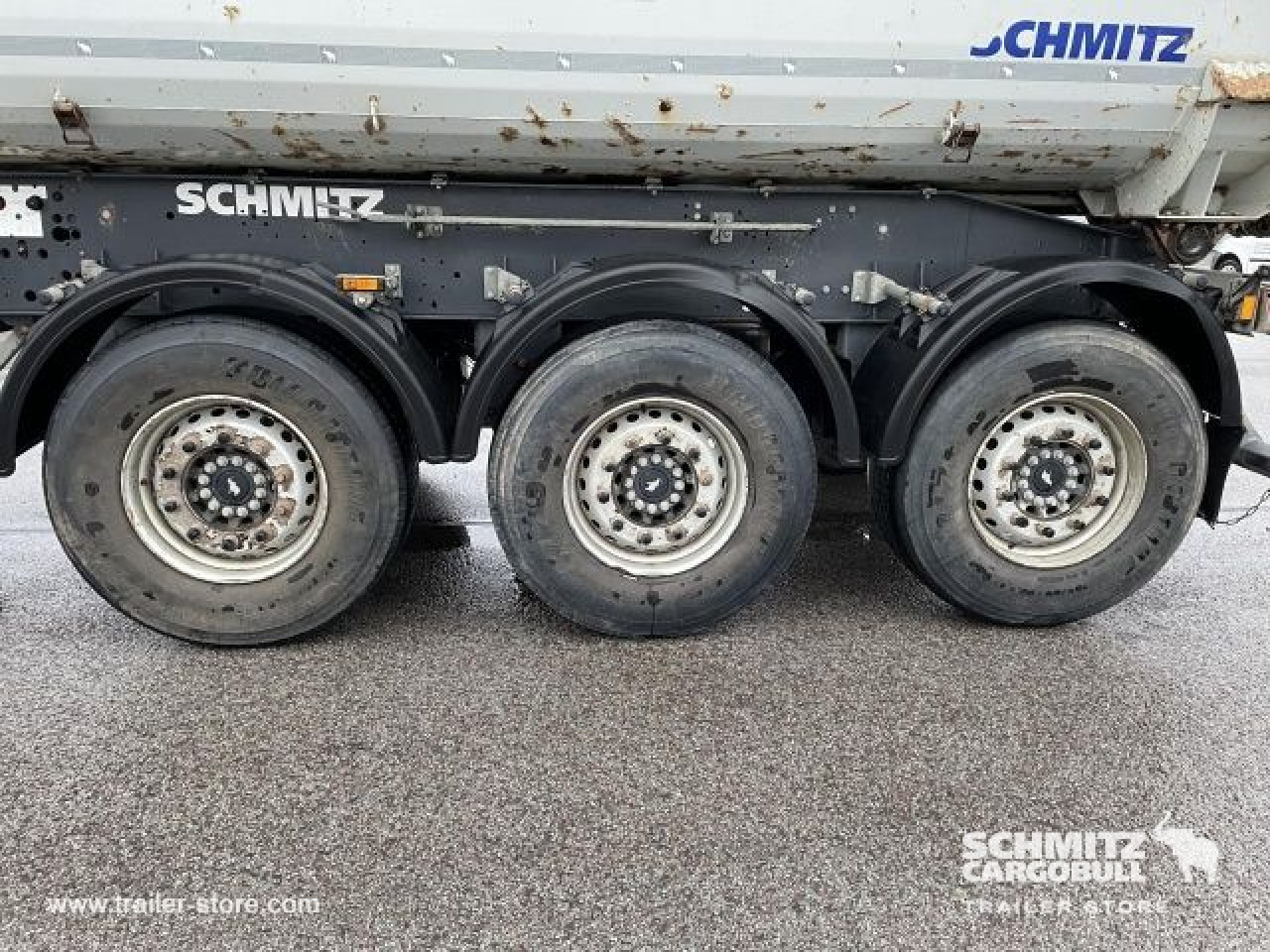 SCHMITZ Tipper Steel half pipe body 24m³ - Kiper polprikolica: slika 3 SCHMITZ Tipper Steel half pipe body 24m³ - Kiper polprikolica: slika 3