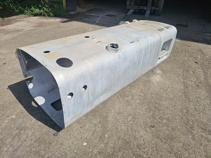 MAN Brandstoftank 595 Liter - L197 B70 H58 - Onderdeel nr. 81.122015733 - Rezervoar za gorivo za Tovornjak: slika 3 MAN Brandstoftank 595 Liter - L197 B70 H58 - Onderdeel nr. 81.122015733 - Rezervoar za gorivo za Tovornjak: slika 3