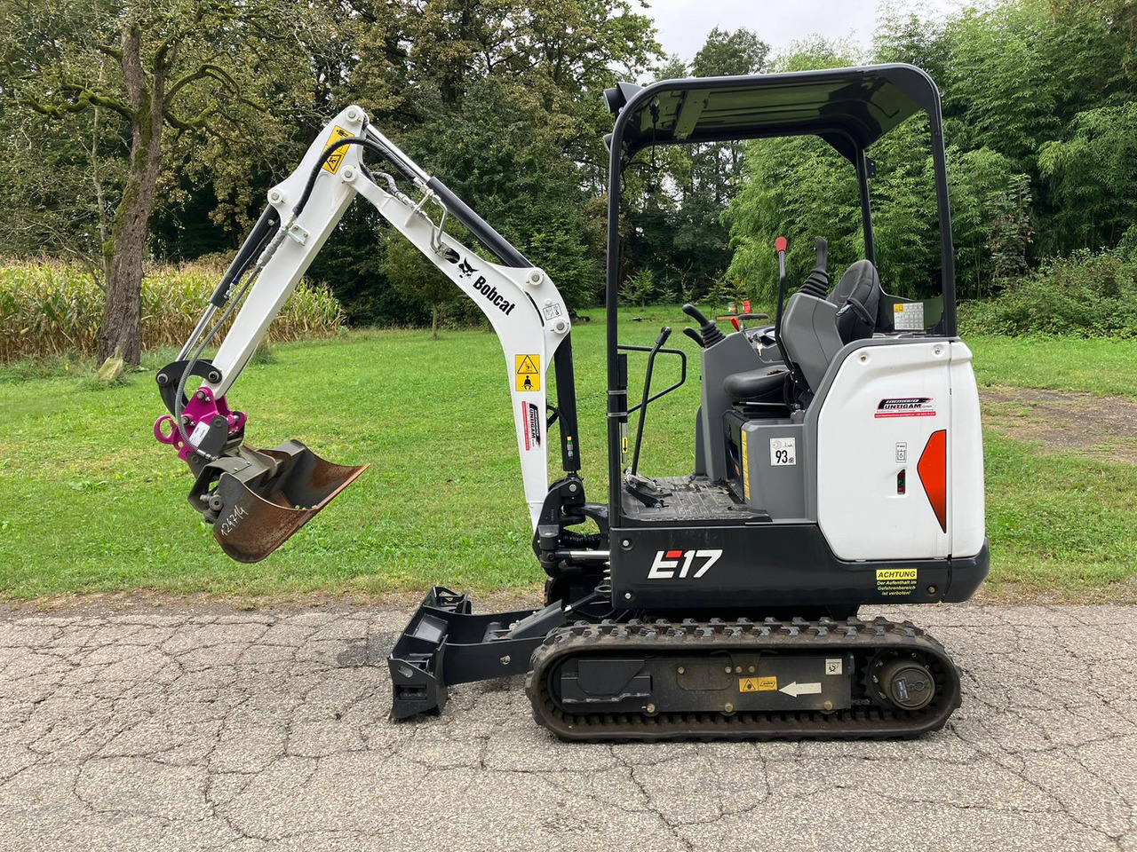 BOBCAT E17 - Mini bager: slika 1 BOBCAT E17 - Mini bager: slika 1
