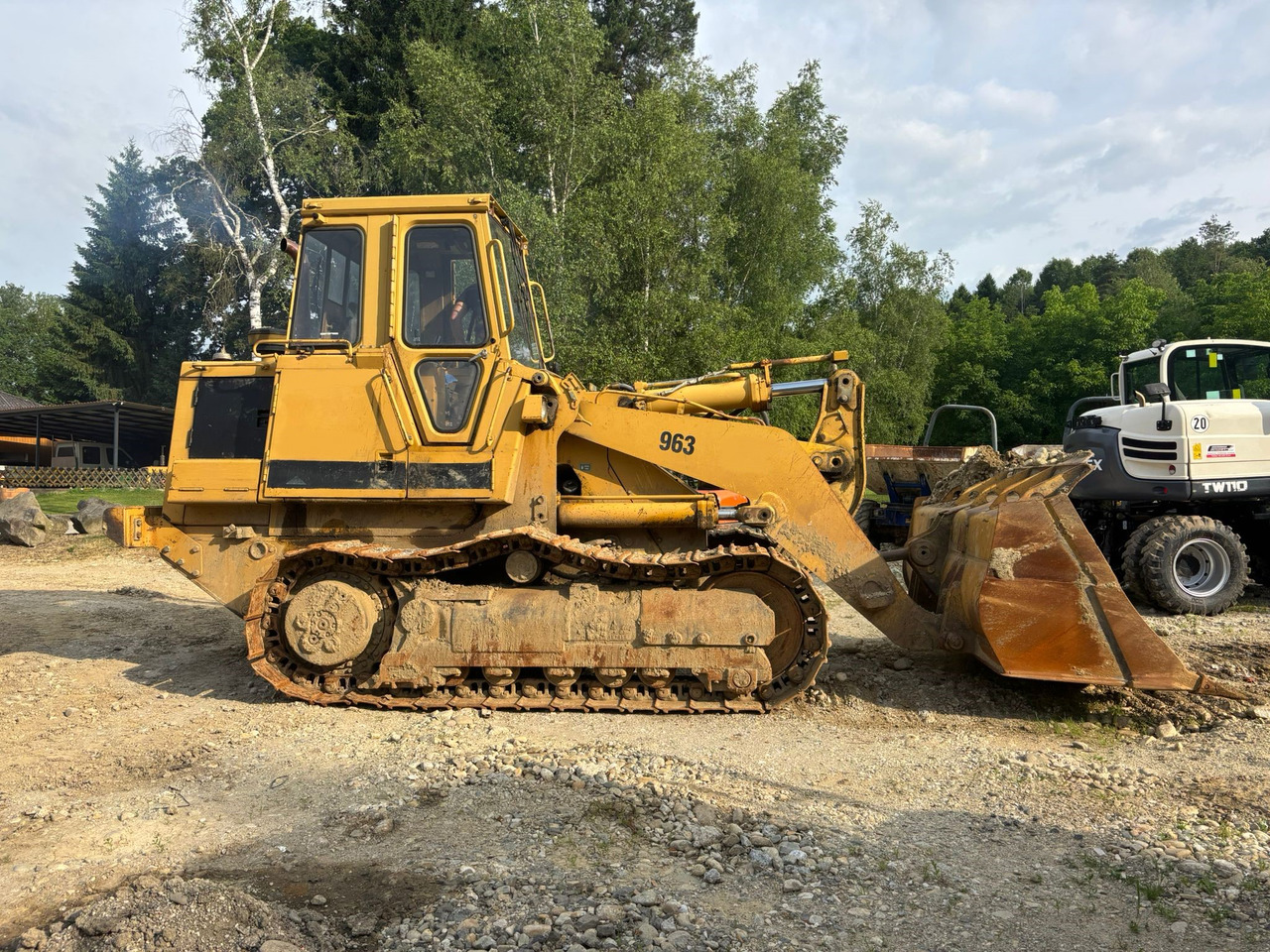 CATERPILLAR 963 - Buldožer: slika 2 CATERPILLAR 963 - Buldožer: slika 2