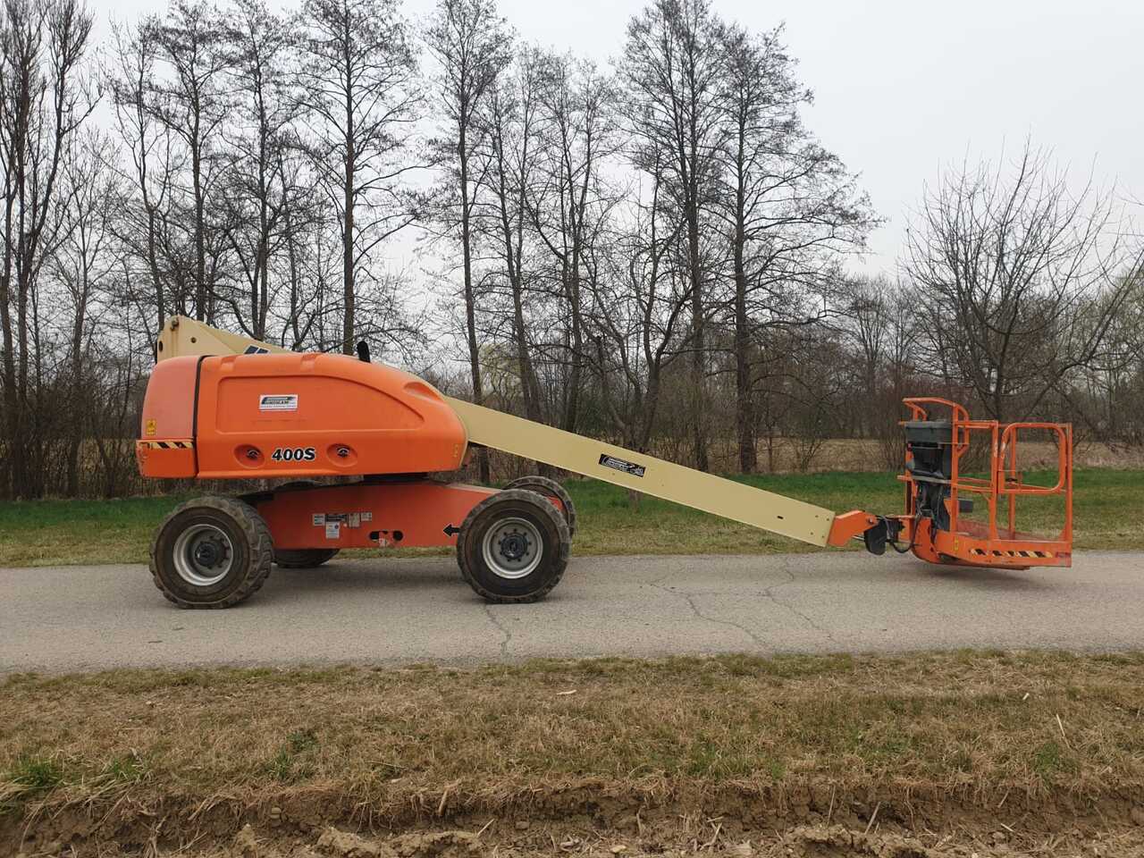JLG 400 S - Teleskopska dvižna ploščad: slika 2 JLG 400 S - Teleskopska dvižna ploščad: slika 2