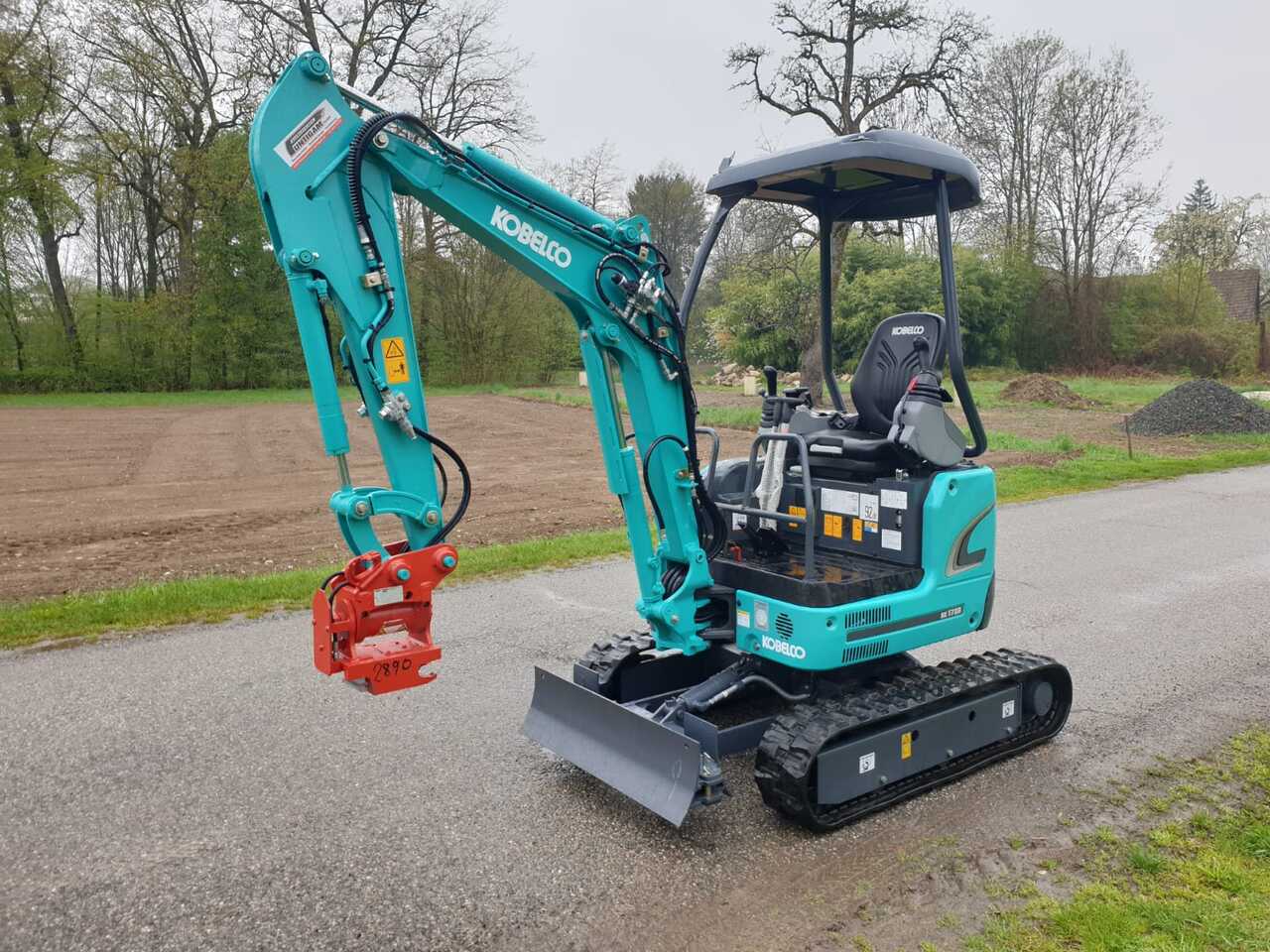 KOBELCO SK 17 SR-3E - Mini bager: slika 3 KOBELCO SK 17 SR-3E - Mini bager: slika 3