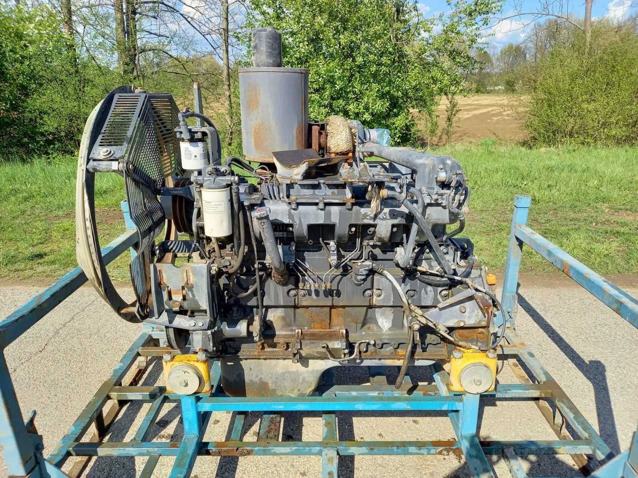 KOMATSU S6D125E-2 - Motor za Buldožer: slika 1 KOMATSU S6D125E-2 - Motor za Buldožer: slika 1