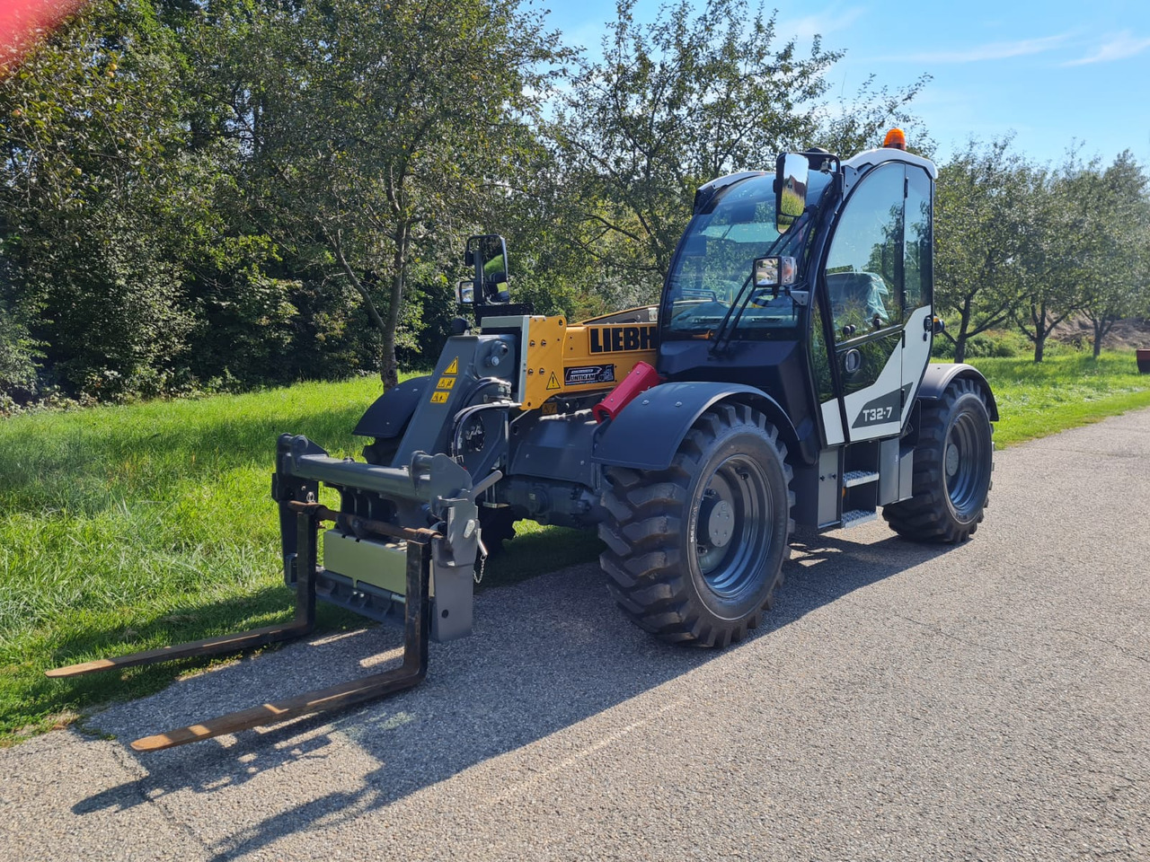 LIEBHERR T 32-7 - Teleskopski viličar: slika 5 LIEBHERR T 32-7 - Teleskopski viličar: slika 5