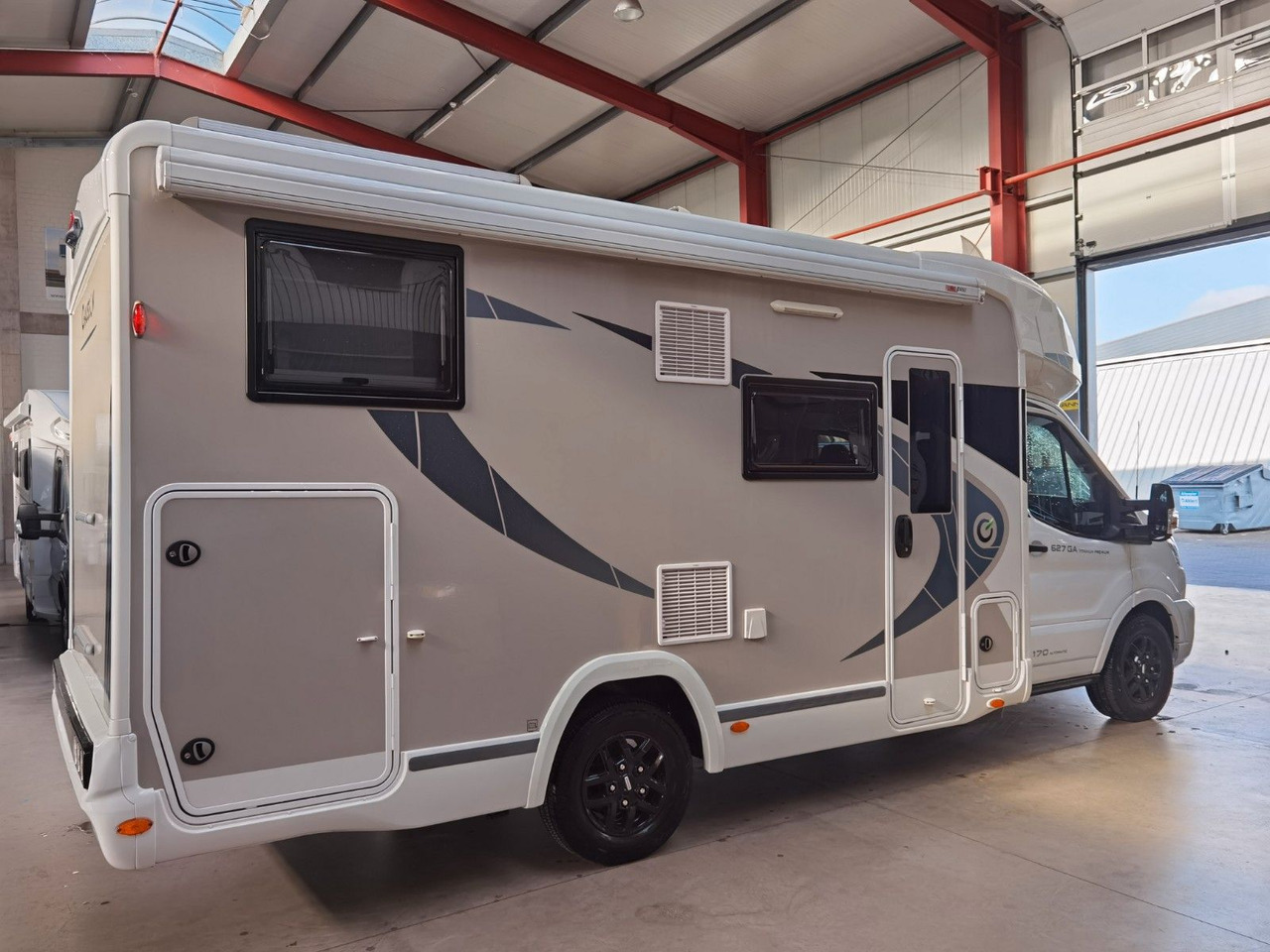 Chausson 627 GA TITANIUM / 170PS / EINZELBETTEN & HUBBETT - Polintegriran avtodom: slika 4 Chausson 627 GA TITANIUM / 170PS / EINZELBETTEN & HUBBETT - Polintegriran avtodom: slika 4